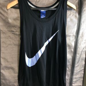 Nike tank medium nwot